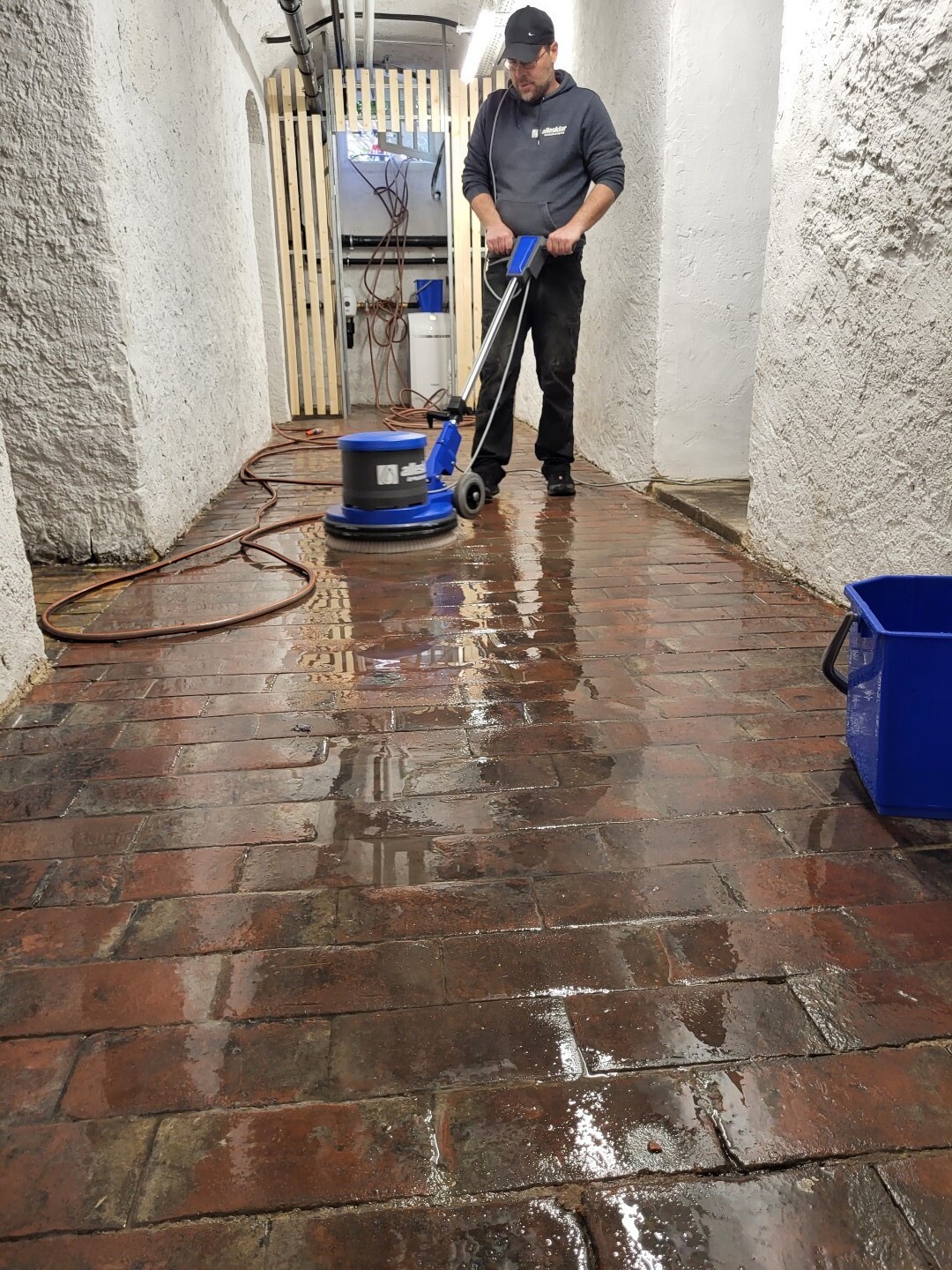 allesklar Gebaeudereinigung Treppenhausreinigung Flurreinigung Laudenbach