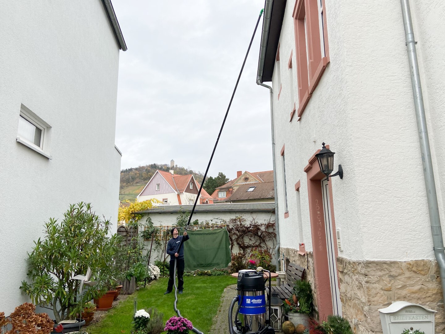 allesklar Gebaeudereinigung Dachrinnenreinigung Regenrinnenreinigung Darmstadt