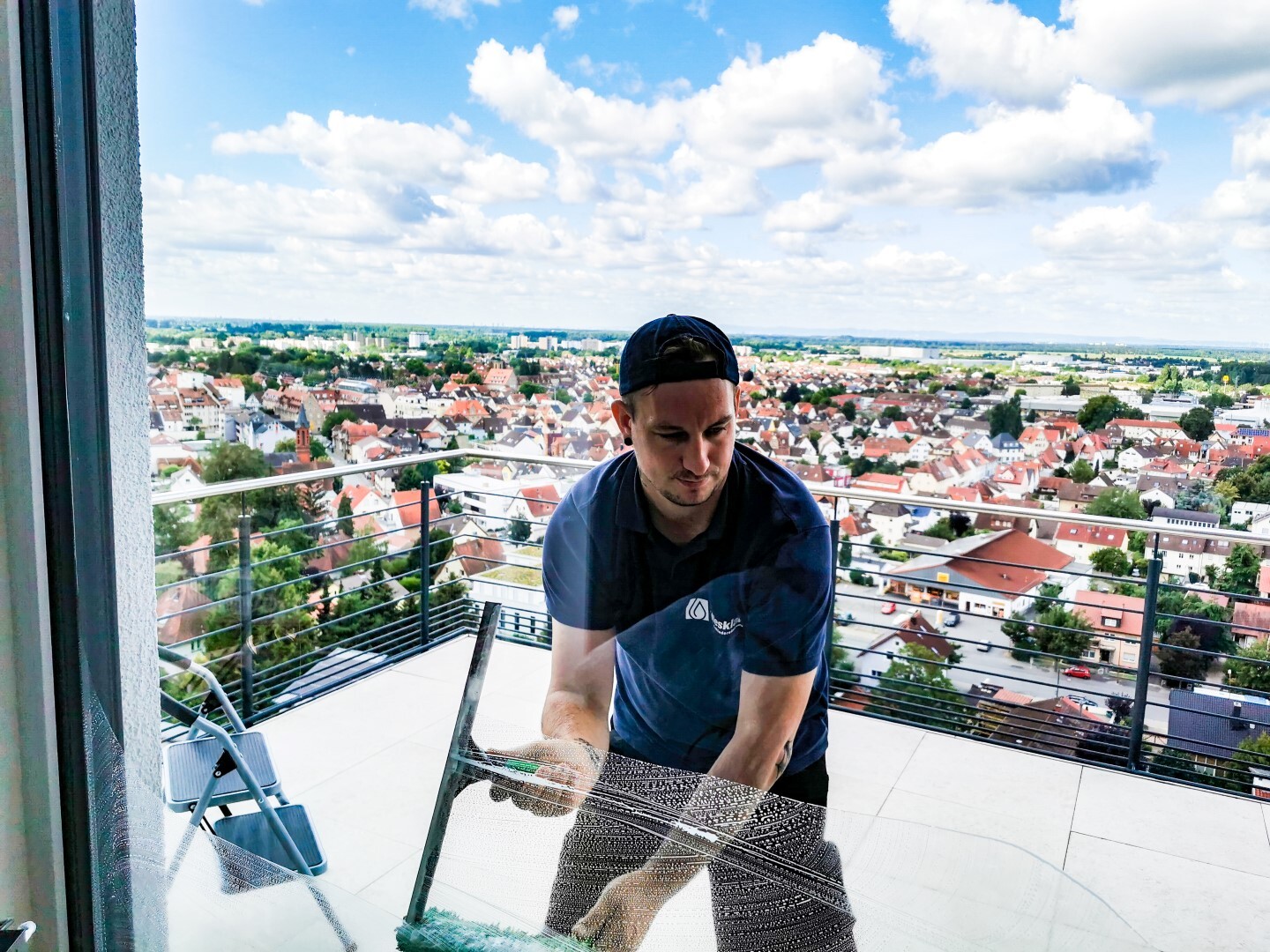 allesklar Gebaeudereinigung Fensterreinigung Fensterrahmenreinigung Mannheim