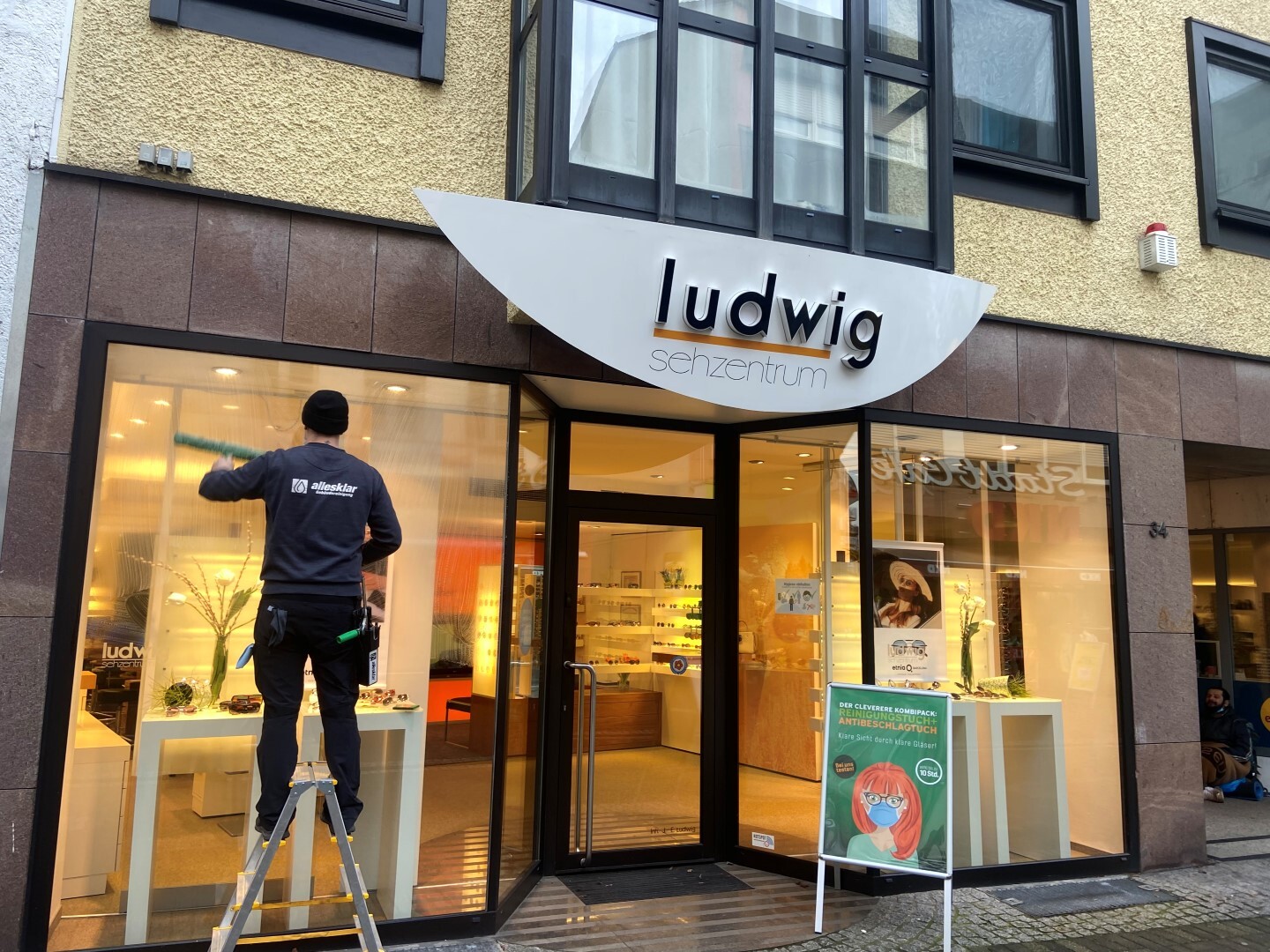 allesklar Gebaeudereinigung Glasreinigung Schaufensterreinigung Weiterstadt