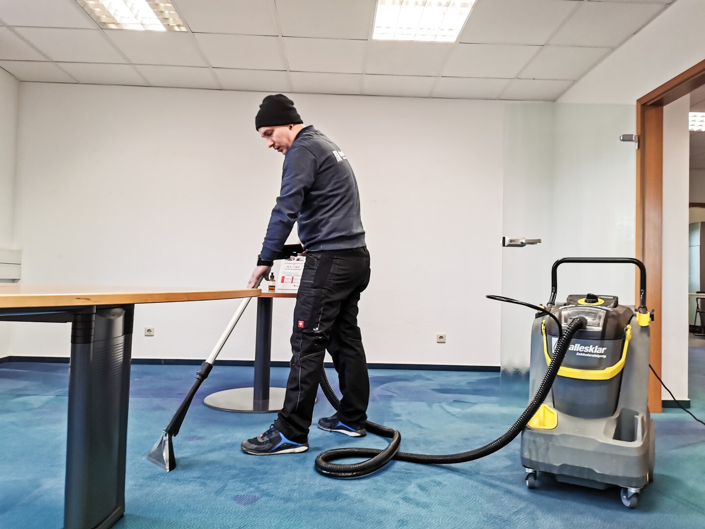 allesklar Gebaeudereinigung Teppichreinigung Teppichbodenreinigung Ludwigshafen